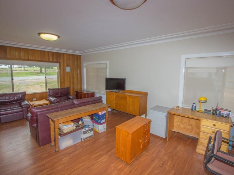2 Riverine Street, Narrandera NSW 2700 - photo 12