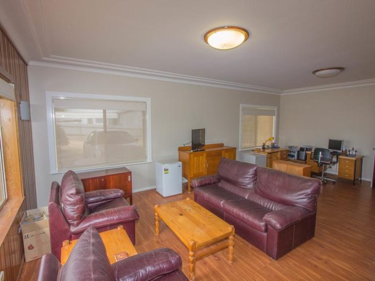 2 Riverine Street, Narrandera NSW 2700 - photo 13