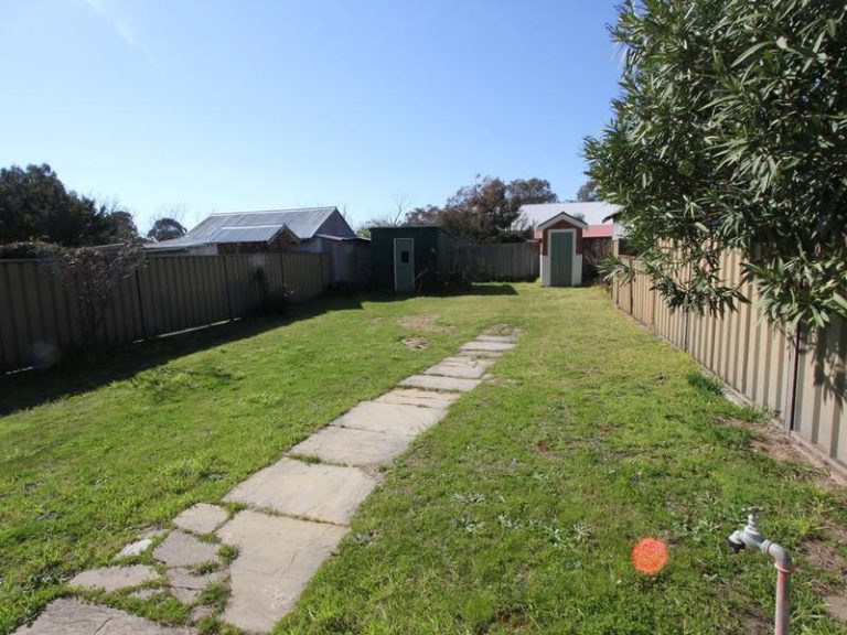 5 Marsden Street, Boorowa NSW 2586 - photo 17