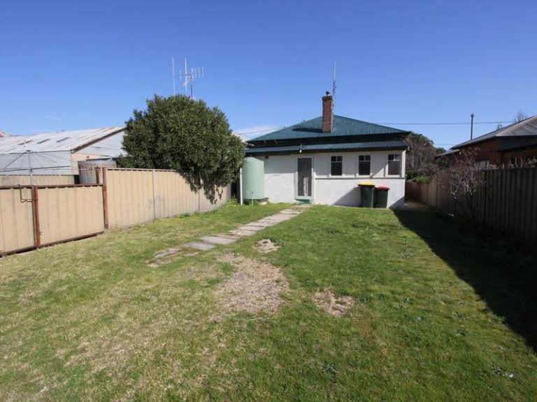 5 Marsden Street, Boorowa NSW 2586 - photo 18