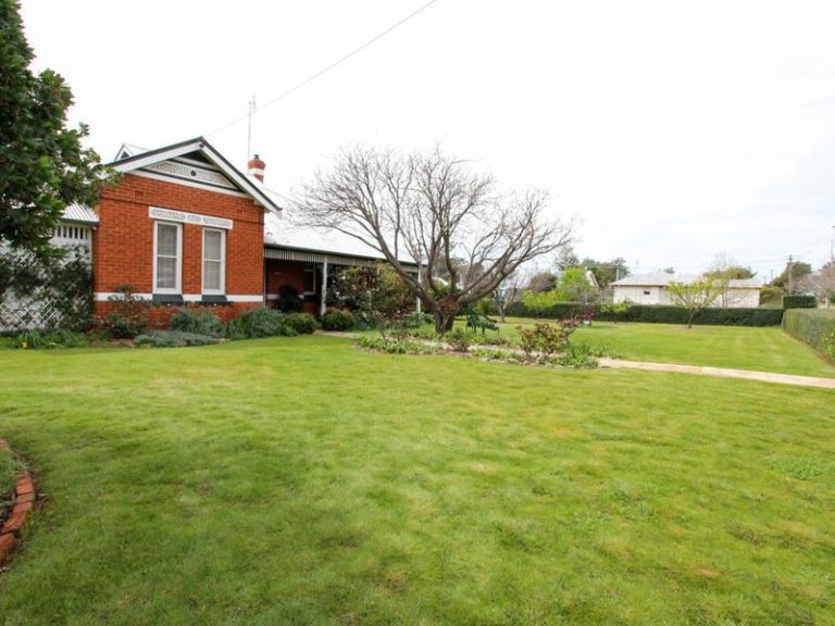 29 Pitt Street, Ariah Park NSW 2665 - photo 2