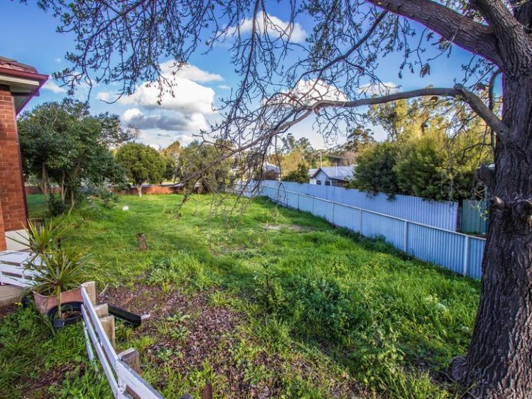 28 Roberts Street, Narrandera NSW 2700 - photo 11