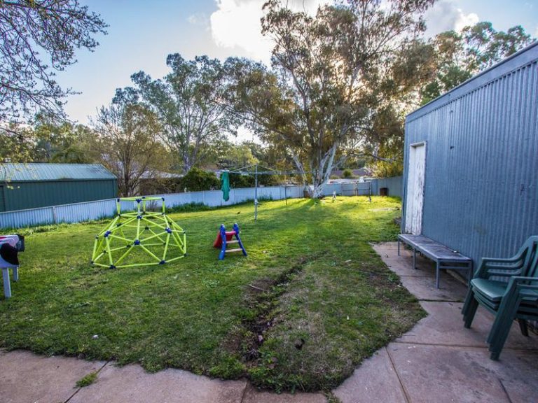 28 Roberts Street, Narrandera NSW 2700 - photo 14
