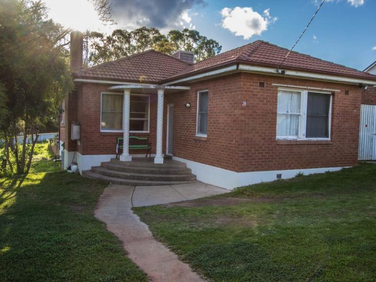 28 Roberts Street, Narrandera NSW 2700 - photo 3