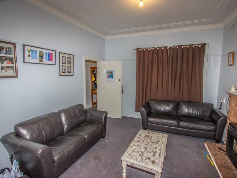 28 Roberts Street, Narrandera NSW 2700 - photo 8