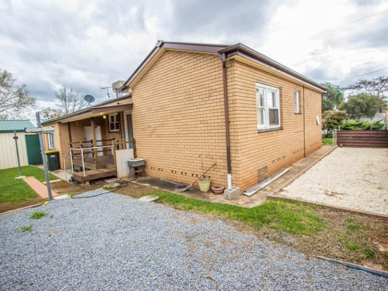 11 Margaret Street, Narrandera NSW 2700 - photo 15