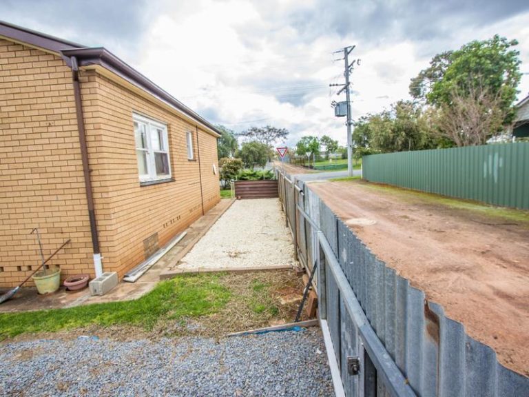 11 Margaret Street, Narrandera NSW 2700 - photo 16