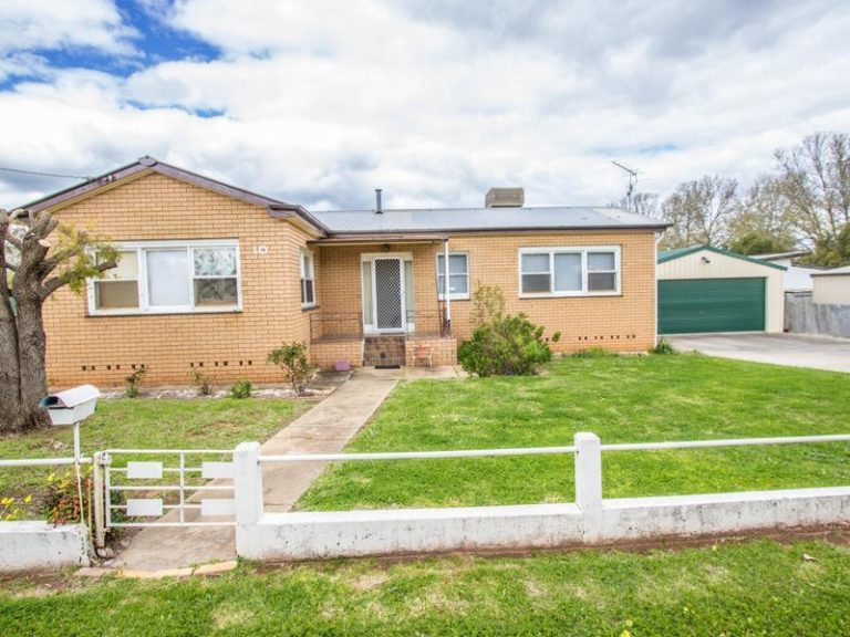 11 Margaret Street, Narrandera NSW 2700 - McGrath Riverina