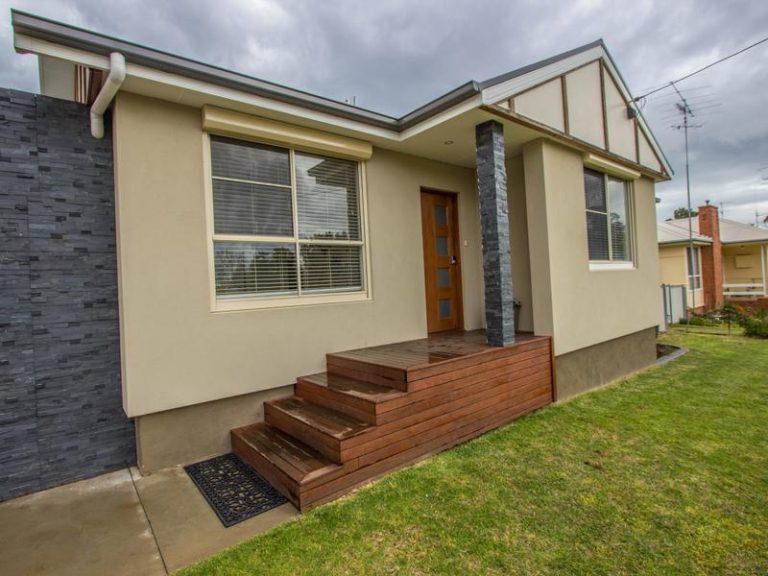 44 Larmer Street, Narrandera NSW 2700 - photo 2