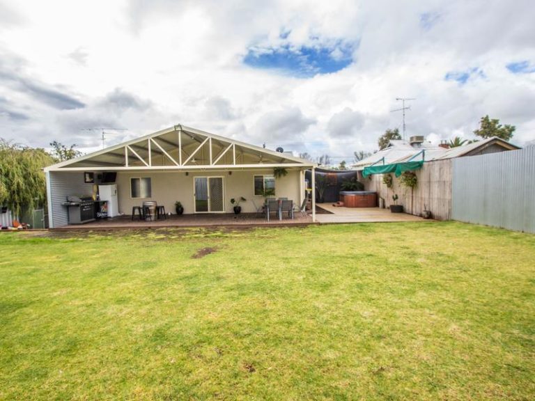 44 Larmer Street, Narrandera NSW 2700 - photo 25