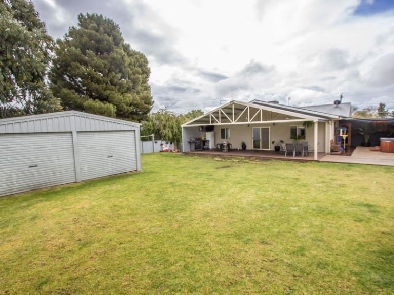 44 Larmer Street, Narrandera NSW 2700 - photo 26