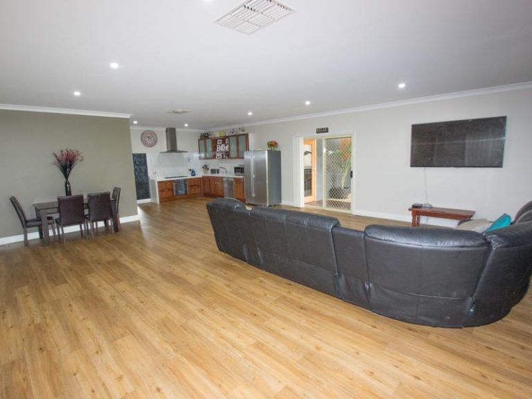 44 Larmer Street, Narrandera NSW 2700 - photo 6