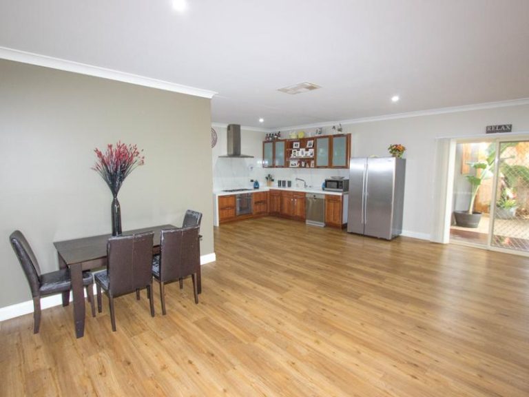 44 Larmer Street, Narrandera NSW 2700 - photo 7