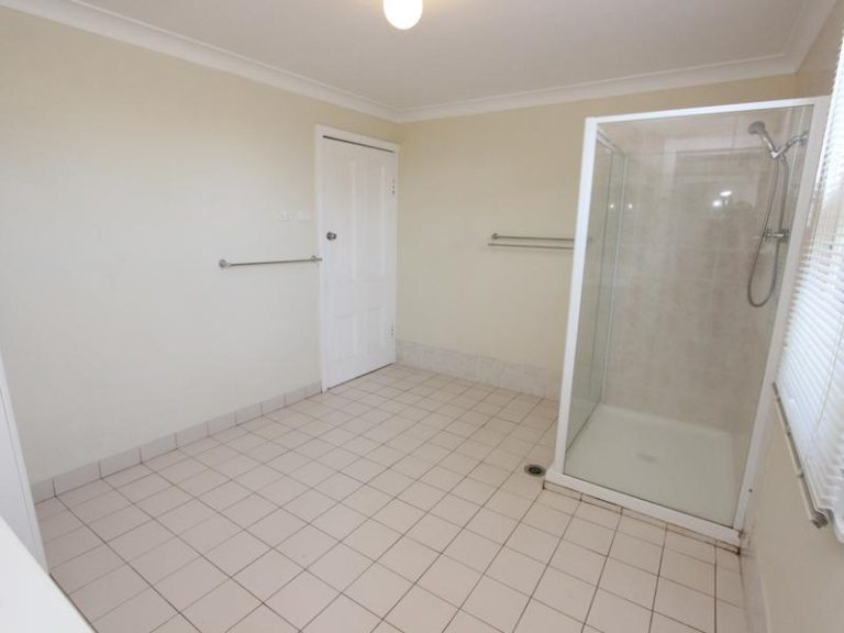 189 Baker Street, Temora NSW 2666 - photo 12