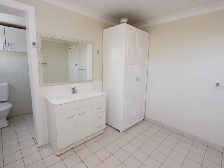189 Baker Street, Temora NSW 2666 - photo 14