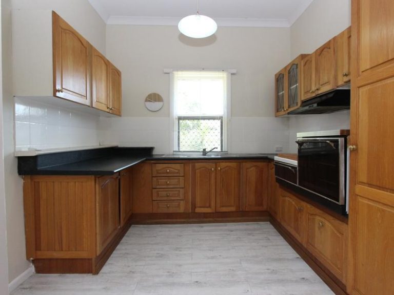 189 Baker Street, Temora NSW 2666 - photo 9