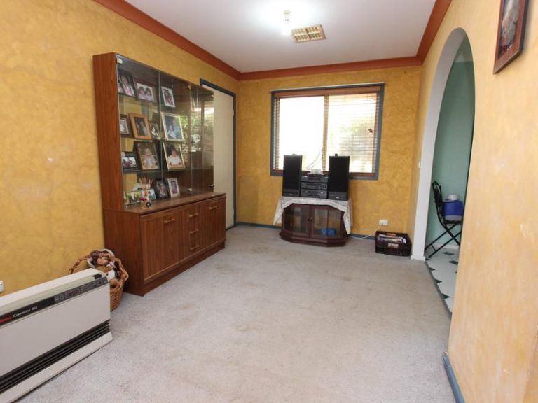 22 Williams Street, Temora NSW 2666 - photo 14