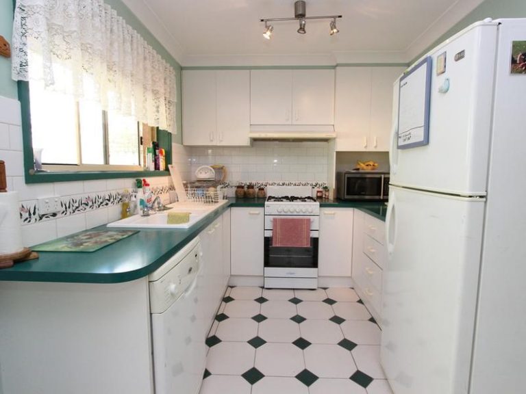 22 Williams Street, Temora NSW 2666 - photo 4