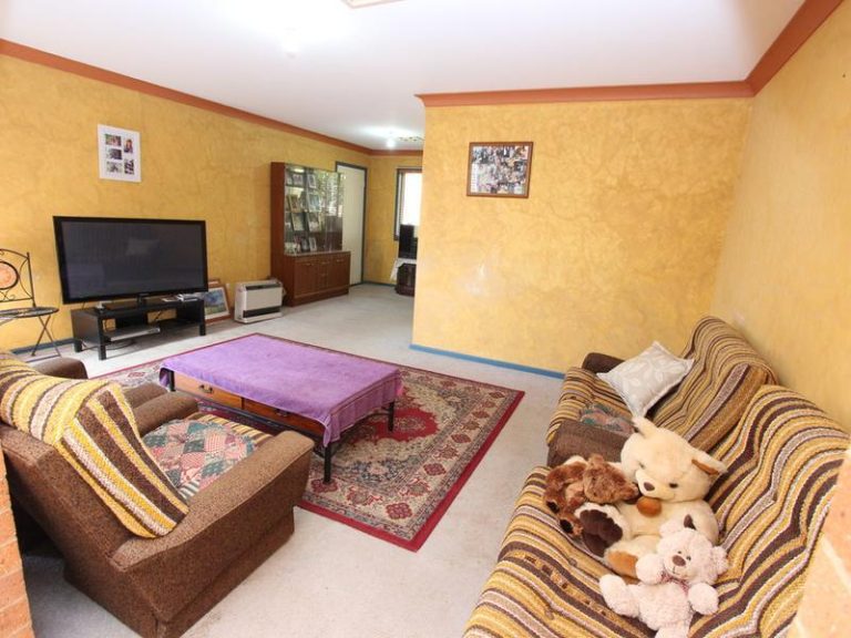 22 Williams Street, Temora NSW 2666 - photo 5