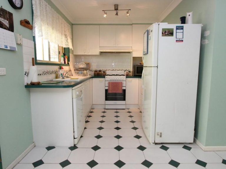 22 Williams Street, Temora NSW 2666 - photo 8