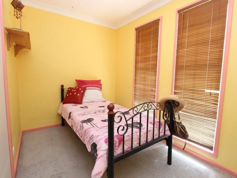 22 Williams Street, Temora NSW 2666 - photo 10