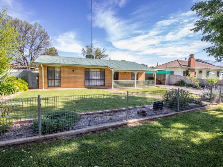 58 Bendee Street, Barellan NSW 2665 - photo 2