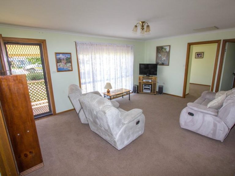 58 Bendee Street, Barellan NSW 2665 - photo 3