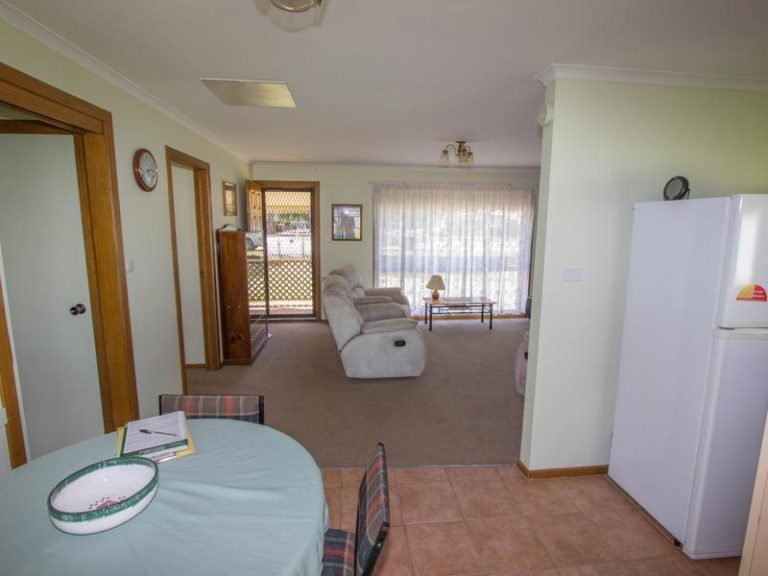 58 Bendee Street, Barellan NSW 2665 - photo 5