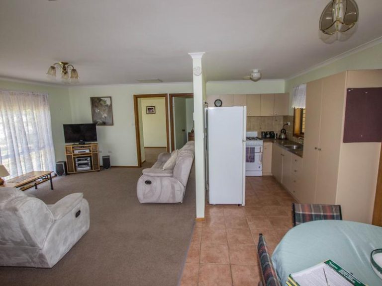 58 Bendee Street, Barellan NSW 2665 - photo 6