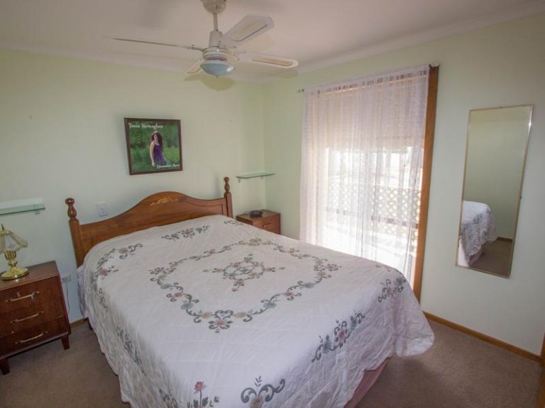 58 Bendee Street, Barellan NSW 2665 - photo 10