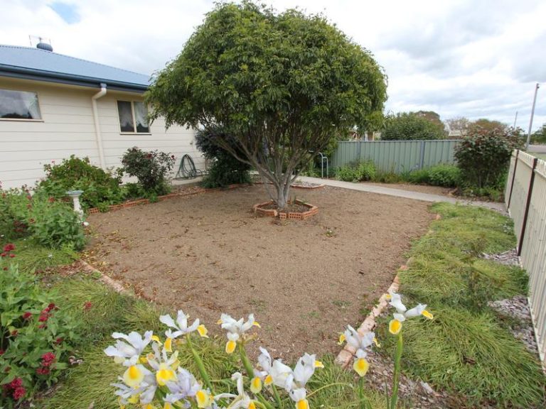 95 Long Street, Boorowa NSW 2586 - photo 16