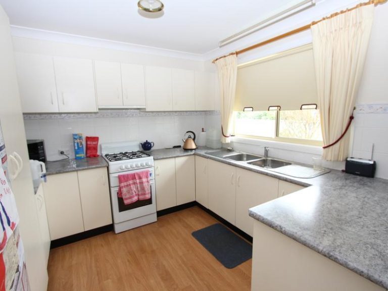 95 Long Street, Boorowa NSW 2586 - photo 4