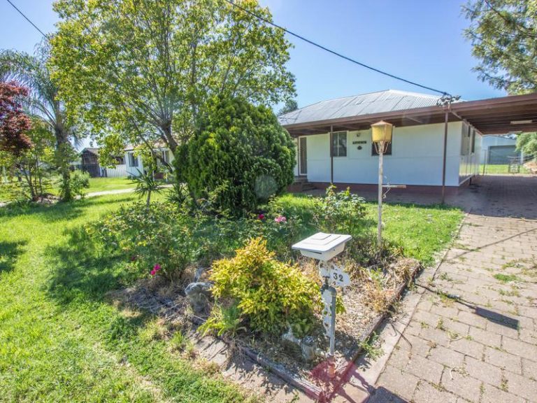 32 Valencia Street, Leeton NSW 2705 - photo 2