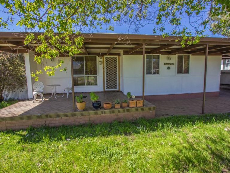 32 Valencia Street, Leeton NSW 2705 - photo 3