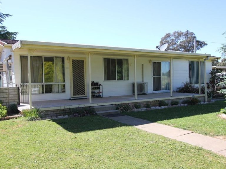 100 Court Street, Boorowa NSW 2586 - McGrath Riverina