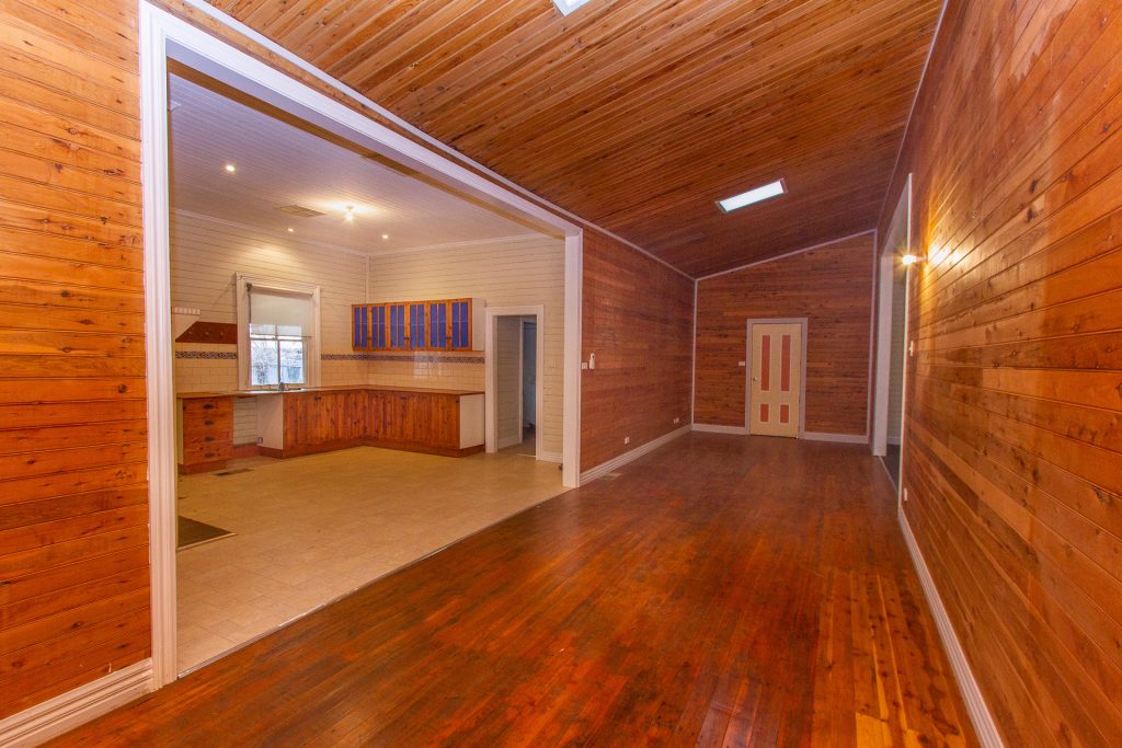 84 Adams Street, Narrandera NSW 2700 - photo 2