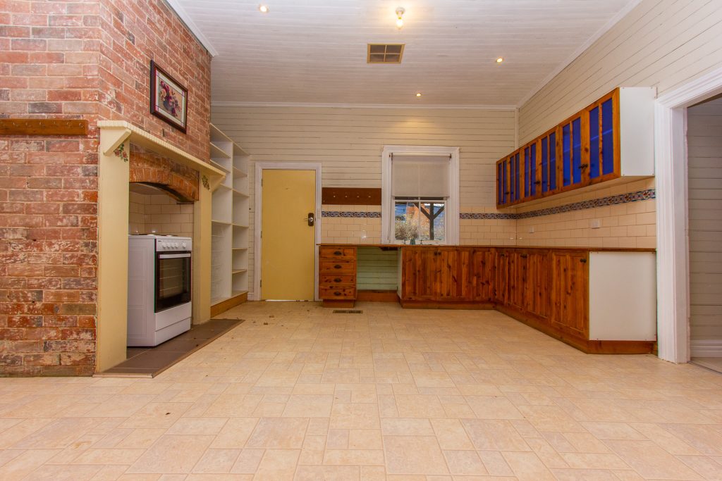 84 Adams Street, Narrandera NSW 2700 - photo 3