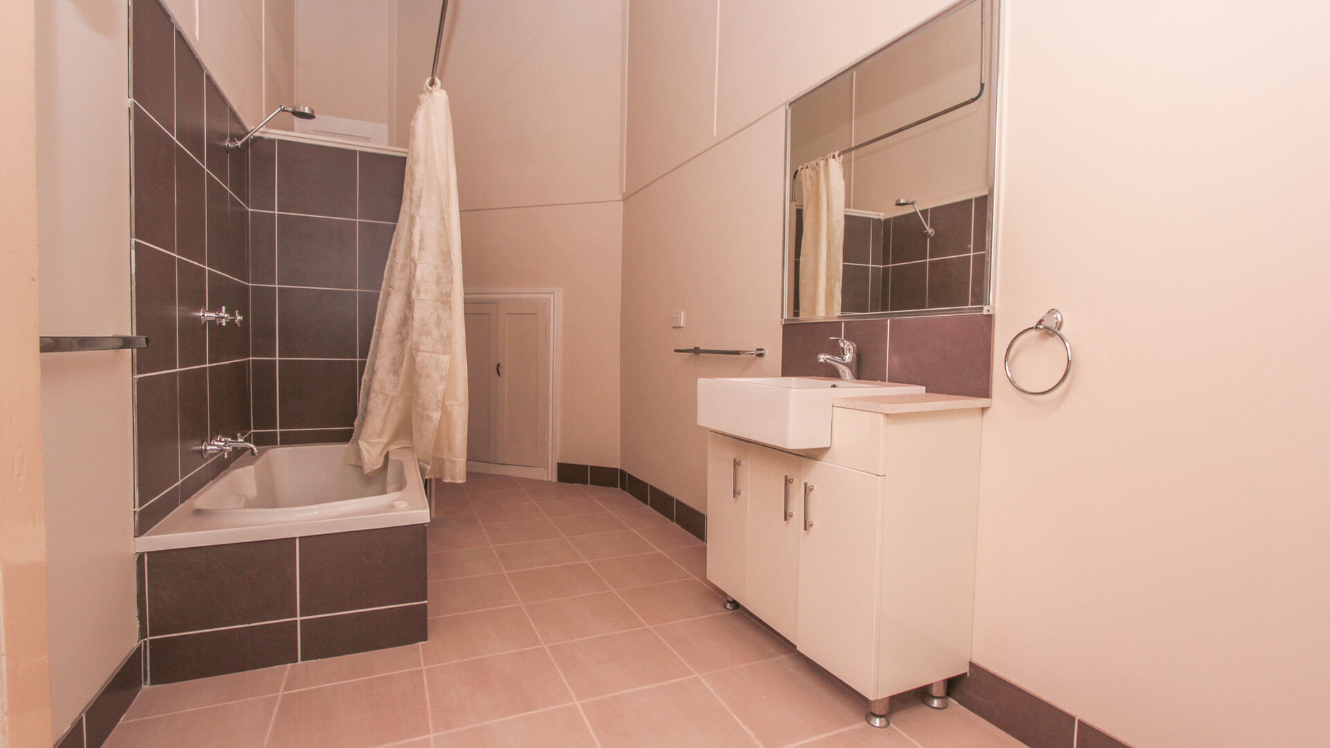 84 Adams Street, Narrandera NSW 2700 - photo 8