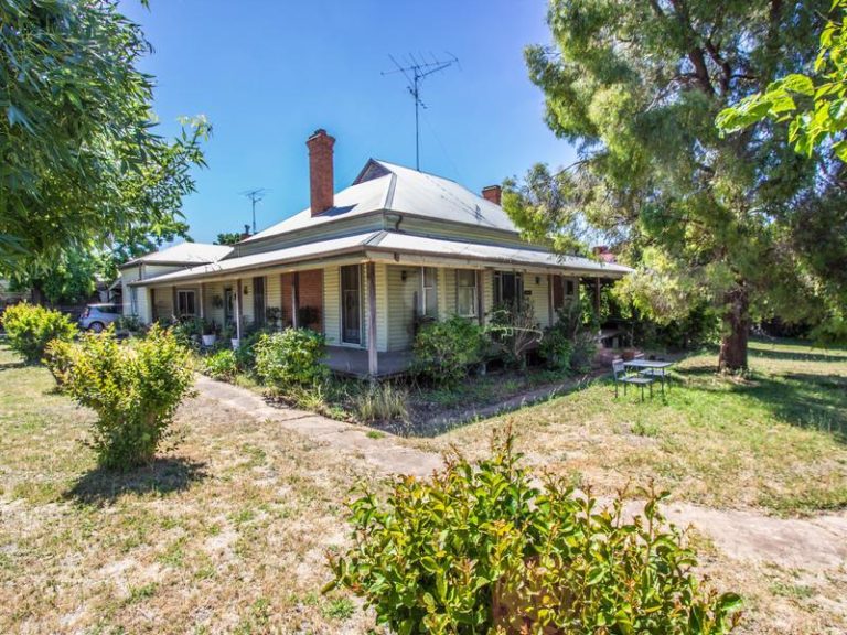 84 Adams Street, Narrandera
