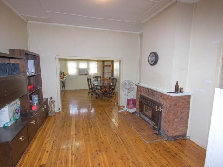 114 Yapunyah Street, Barellan NSW 2665 - photo 4