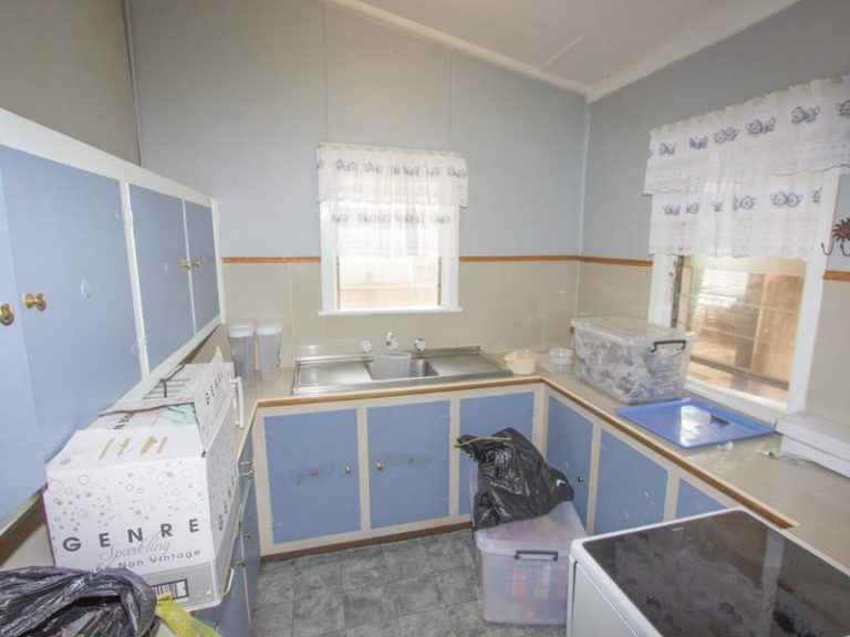114 Yapunyah Street, Barellan NSW 2665 - photo 5