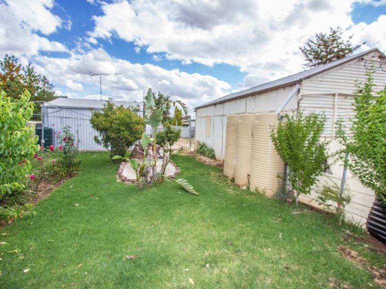 114 Yapunyah Street, Barellan NSW 2665 - photo 8