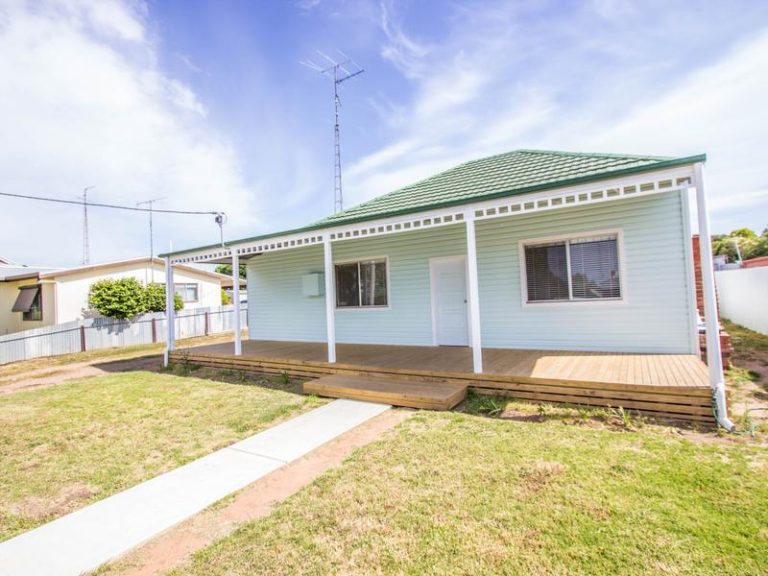 15 King Street, Narrandera NSW 2700 - McGrath Riverina