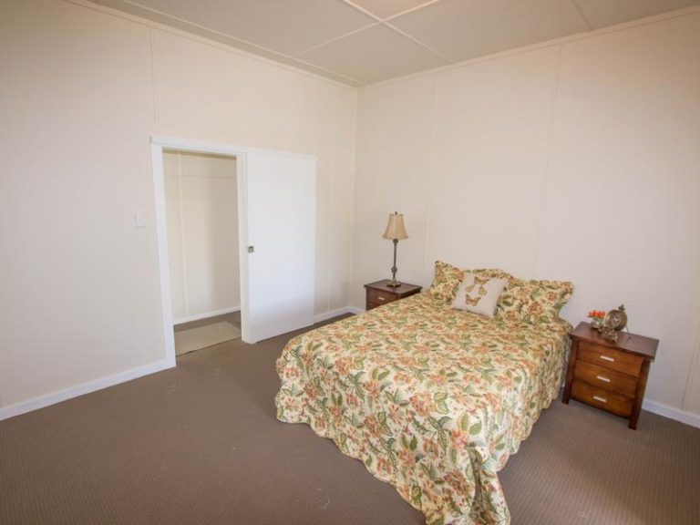 15 King Street, Narrandera NSW 2700 - photo 10