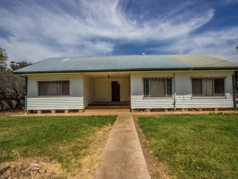 6 Orme Street, Boree Creek NSW 2652 - photo 2