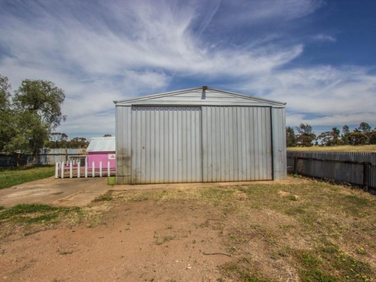 6 Orme Street, Boree Creek NSW 2652 - photo 16