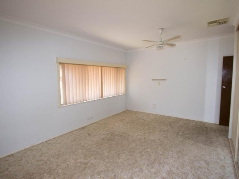 6 Orme Street, Boree Creek NSW 2652 - photo 9