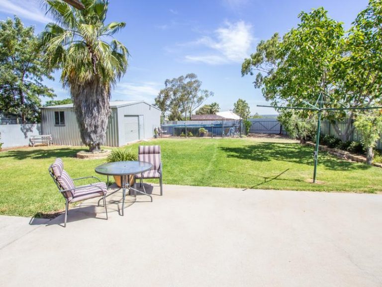 80 Dalgetty Street, Narrandera NSW 2700 - photo 14