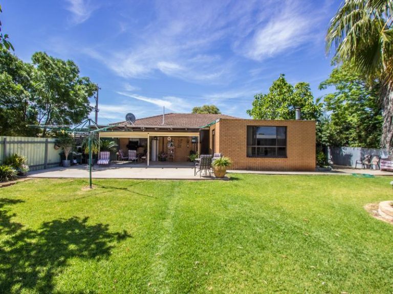80 Dalgetty Street, Narrandera NSW 2700 - photo 15