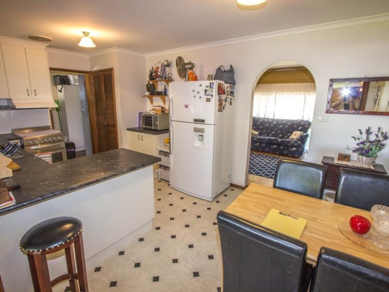 80 Dalgetty Street, Narrandera NSW 2700 - photo 7